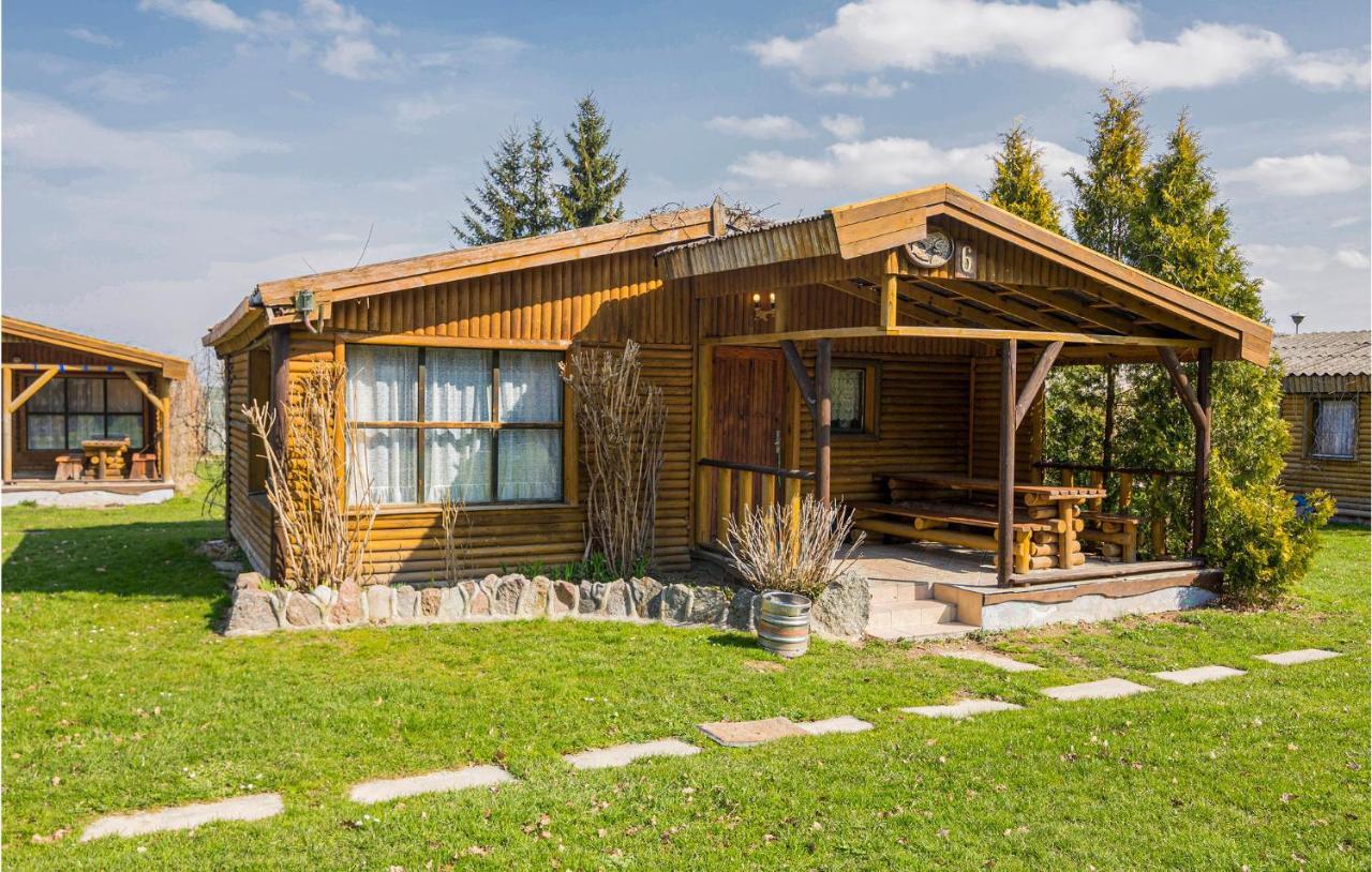 Amazing Home In Wilczeta With Kitchenette Екстериор снимка
