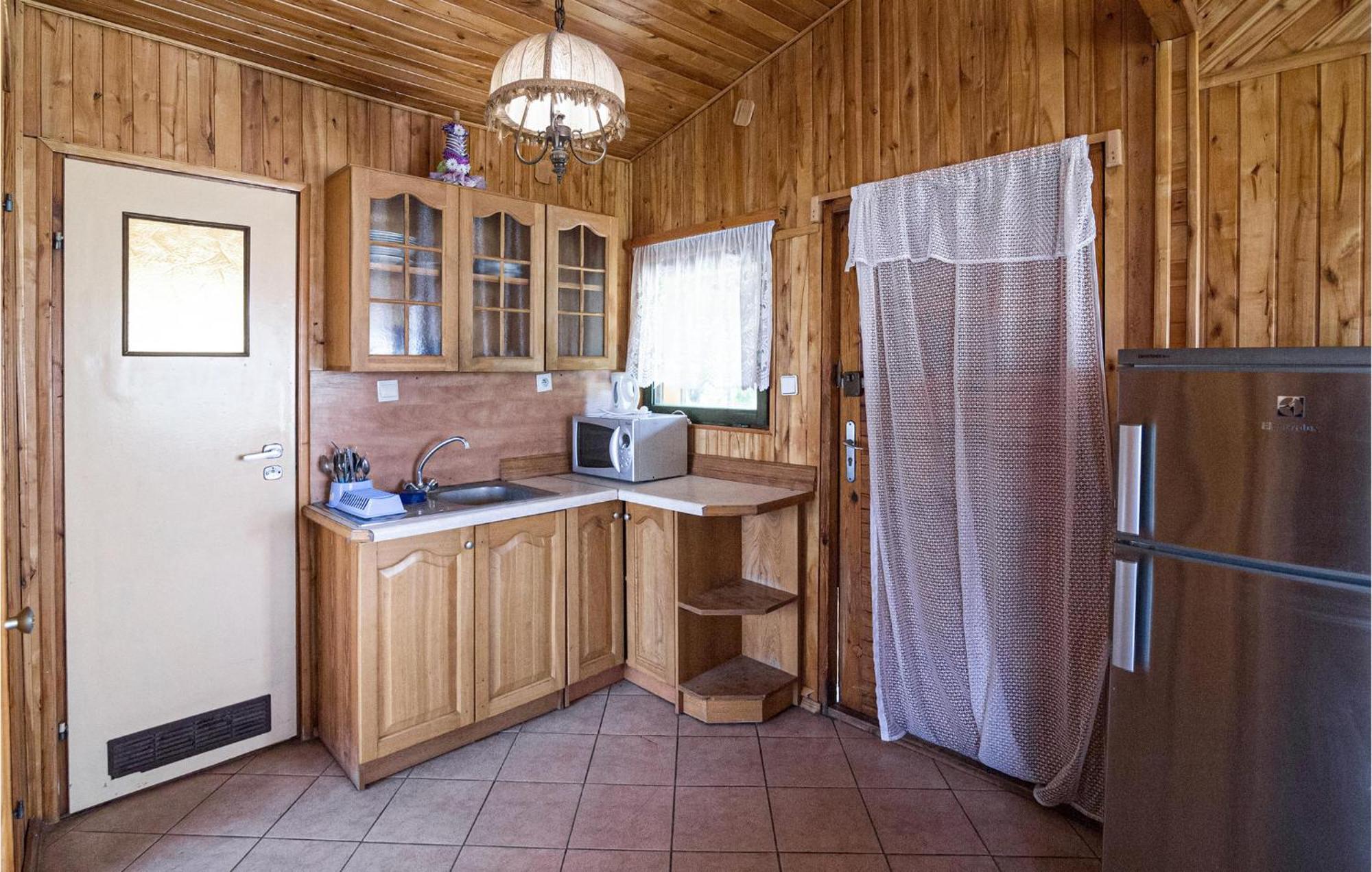 Amazing Home In Wilczeta With Kitchenette Екстериор снимка